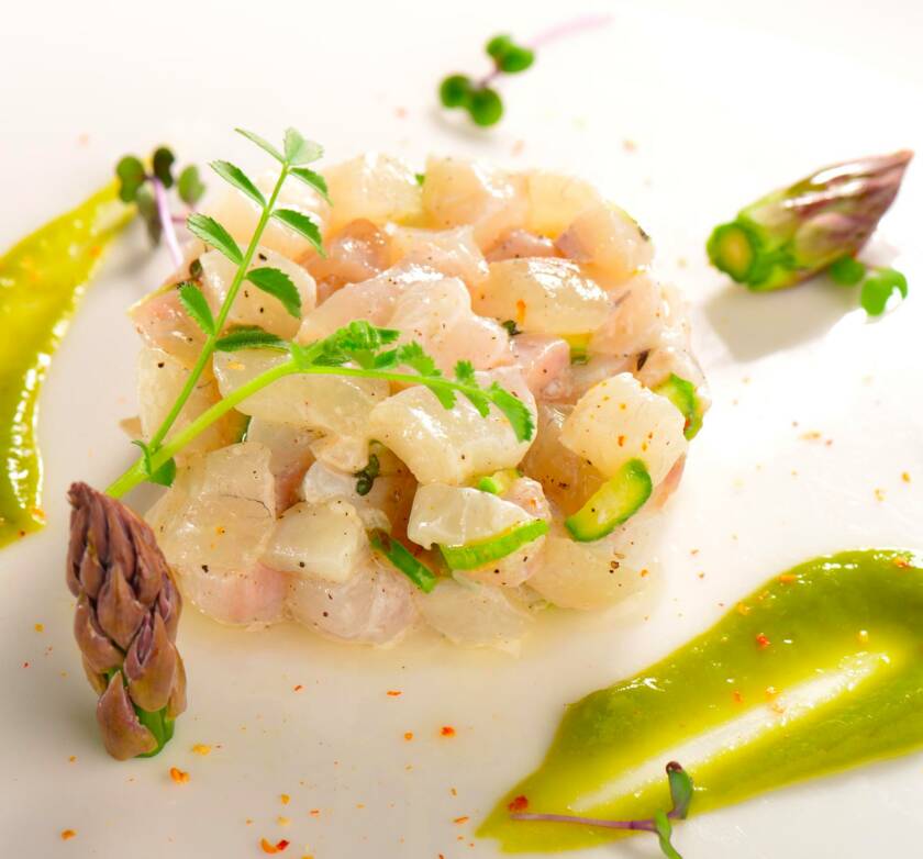 entree-tartare-poisson-dorade-table-des-dieux-traiteur-strasbourg-